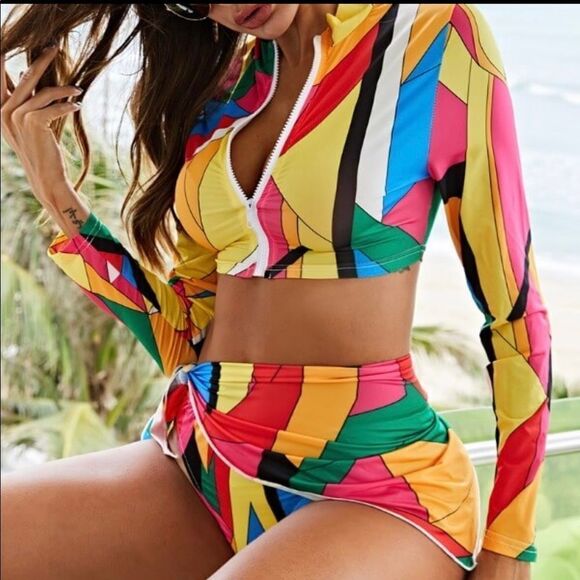 Cute 3 Piece Bikini Set - Picture 4 of 10